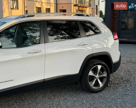 Білий Джип Cherokee, об'ємом двигуна 2.36 л та пробігом 96 тис. км за 18500 $, фото 6 на Automoto.ua