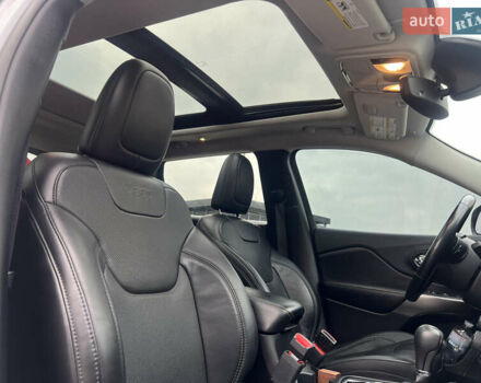 Белый Джип Чероки, объемом двигателя 3.24 л и пробегом 242 тыс. км за 21000 $, фото 13 на Automoto.ua