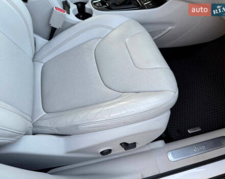 Белый Джип Чероки, объемом двигателя 2.36 л и пробегом 96 тыс. км за 18000 $, фото 56 на Automoto.ua