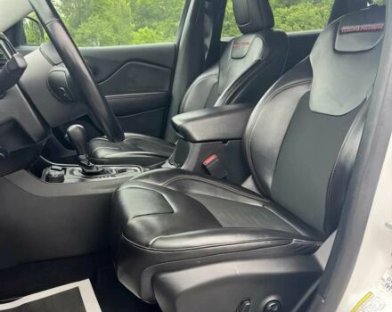 Белый Джип Чероки, объемом двигателя 3.2 л и пробегом 20 тыс. км за 9000 $, фото 8 на Automoto.ua