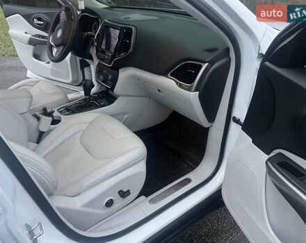 Белый Джип Чероки, объемом двигателя 3.24 л и пробегом 52 тыс. км за 21000 $, фото 8 на Automoto.ua