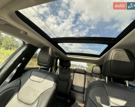 Білий Джип Cherokee, об'ємом двигуна 3.24 л та пробігом 101 тис. км за 20800 $, фото 3 на Automoto.ua