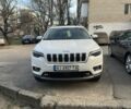 Белый Джип Чероки, объемом двигателя 3.2 л и пробегом 102 тыс. км за 22000 $, фото 1 на Automoto.ua