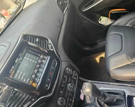 Белый Джип Чероки, объемом двигателя 2.4 л и пробегом 60 тыс. км за 15600 $, фото 4 на Automoto.ua