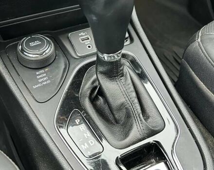 Білий Джип Cherokee, об'ємом двигуна 3.24 л та пробігом 69 тис. км за 21700 $, фото 26 на Automoto.ua