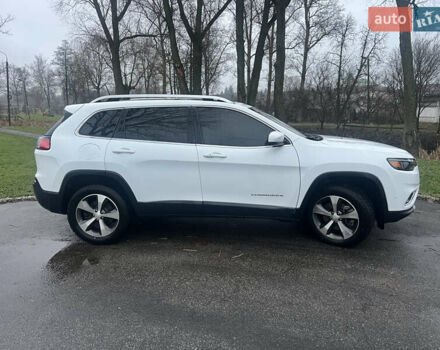 Белый Джип Чероки, объемом двигателя 3.24 л и пробегом 52 тыс. км за 21000 $, фото 3 на Automoto.ua