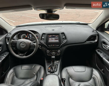 Білий Джип Cherokee, об'ємом двигуна 2.36 л та пробігом 49 тис. км за 16500 $, фото 20 на Automoto.ua