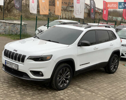 Белый Джип Чероки, объемом двигателя 3.2 л и пробегом 49 тыс. км за 22755 $, фото 2 на Automoto.ua