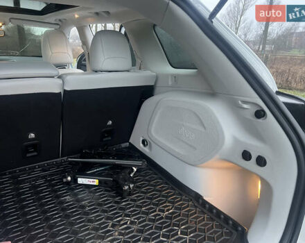 Белый Джип Чероки, объемом двигателя 3.24 л и пробегом 52 тыс. км за 21000 $, фото 12 на Automoto.ua