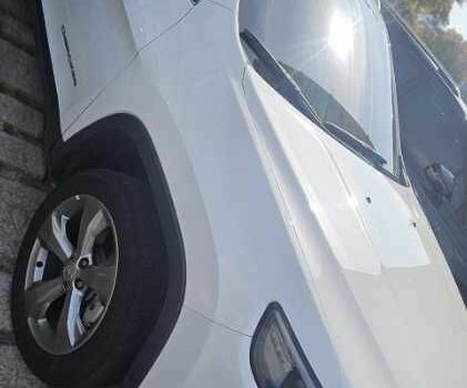 Белый Джип Чероки, объемом двигателя 2.4 л и пробегом 60 тыс. км за 15600 $, фото 3 на Automoto.ua