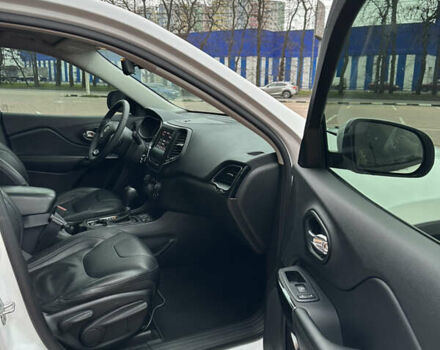 Білий Джип Cherokee, об'ємом двигуна 2.36 л та пробігом 49 тис. км за 16500 $, фото 18 на Automoto.ua