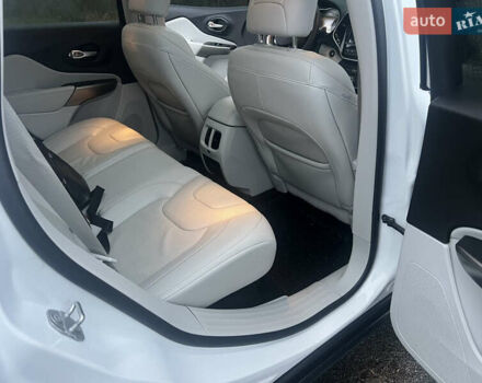 Белый Джип Чероки, объемом двигателя 3.24 л и пробегом 52 тыс. км за 21000 $, фото 10 на Automoto.ua