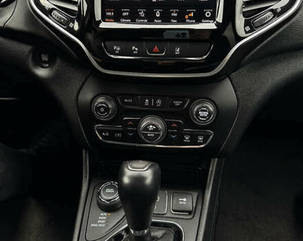 Білий Джип Cherokee, об'ємом двигуна 3.24 л та пробігом 72 тис. км за 17600 $, фото 19 на Automoto.ua