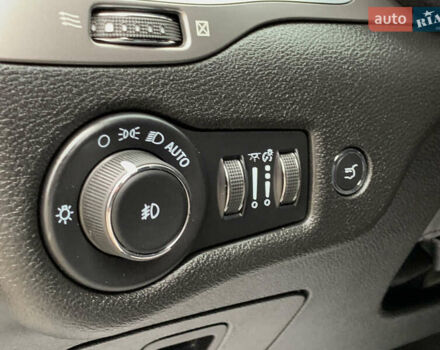 Белый Джип Чероки, объемом двигателя 3.2 л и пробегом 49 тыс. км за 22755 $, фото 51 на Automoto.ua