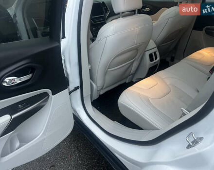 Белый Джип Чероки, объемом двигателя 3.24 л и пробегом 52 тыс. км за 21000 $, фото 9 на Automoto.ua