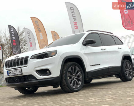 Белый Джип Чероки, объемом двигателя 3.2 л и пробегом 49 тыс. км за 22755 $, фото 1 на Automoto.ua