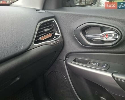 Білий Джип Cherokee, об'ємом двигуна 3.2 л та пробігом 78 тис. км за 23500 $, фото 18 на Automoto.ua