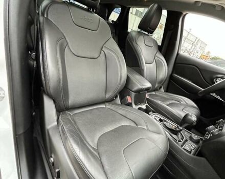 Белый Джип Чероки, объемом двигателя 3.24 л и пробегом 69 тыс. км за 21700 $, фото 39 на Automoto.ua