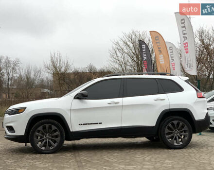 Белый Джип Чероки, объемом двигателя 3.2 л и пробегом 49 тыс. км за 22755 $, фото 11 на Automoto.ua