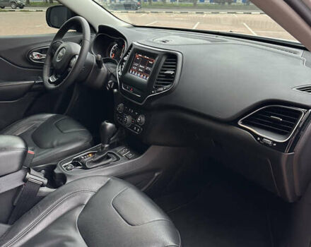 Білий Джип Cherokee, об'ємом двигуна 2.36 л та пробігом 49 тис. км за 16500 $, фото 19 на Automoto.ua