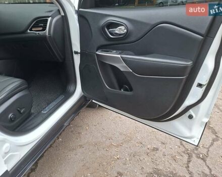 Білий Джип Cherokee, об'ємом двигуна 3.2 л та пробігом 78 тис. км за 23500 $, фото 30 на Automoto.ua