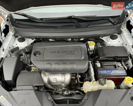 Білий Джип Cherokee, об'ємом двигуна 2.36 л та пробігом 49 тис. км за 16500 $, фото 21 на Automoto.ua