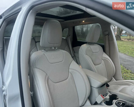 Белый Джип Чероки, объемом двигателя 3.24 л и пробегом 52 тыс. км за 21000 $, фото 16 на Automoto.ua