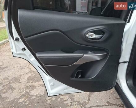 Білий Джип Cherokee, об'ємом двигуна 3.2 л та пробігом 78 тис. км за 23500 $, фото 23 на Automoto.ua