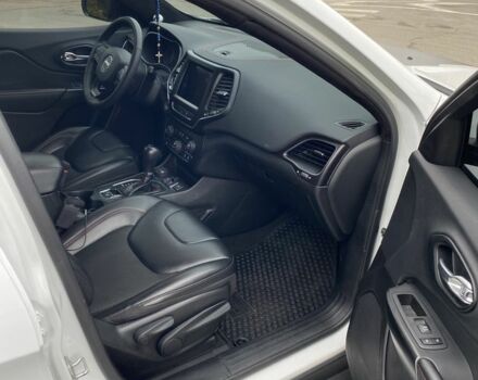 Джип Чероки 2022 в Чернигове на Automoto.ua Белый Джип Чероки, объемом двигателя 3.2 л и пробегом 97 тыс. км за 23000 $, фото 3 на Automoto.ua