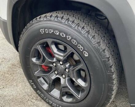 Джип Чероки 2022 в Чернигове на Automoto.ua Белый Джип Чероки, объемом двигателя 3.2 л и пробегом 97 тыс. км за 23000 $, фото 7 на Automoto.ua