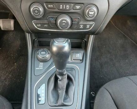 Белый Джип Чероки, объемом двигателя 3.24 л и пробегом 61 тыс. км за 19500 $, фото 26 на Automoto.ua