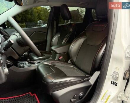 Белый Джип Чероки, объемом двигателя 3.24 л и пробегом 84 тыс. км за 24500 $, фото 26 на Automoto.ua