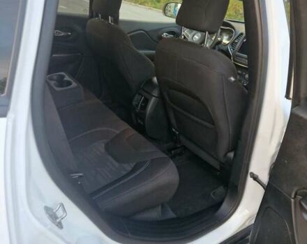 Белый Джип Чероки, объемом двигателя 3.24 л и пробегом 61 тыс. км за 19500 $, фото 20 на Automoto.ua