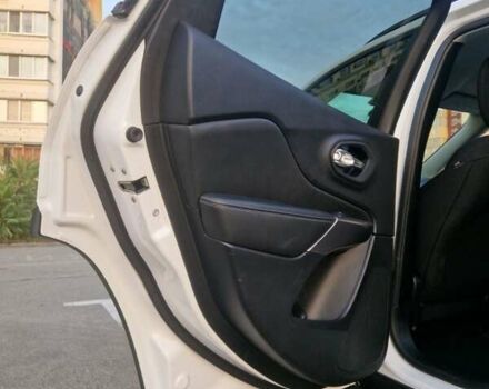 Белый Джип Чероки, объемом двигателя 3.24 л и пробегом 61 тыс. км за 19500 $, фото 23 на Automoto.ua