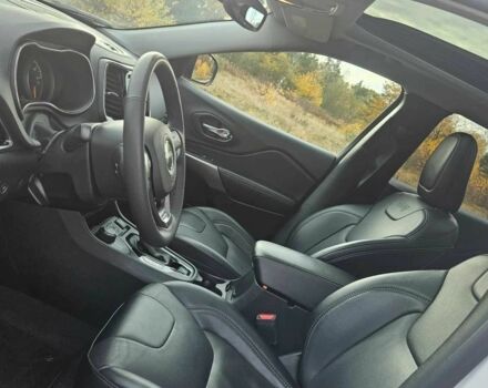 Белый Джип Чероки, объемом двигателя 3.2 л и пробегом 96 тыс. км за 13200 $, фото 11 на Automoto.ua