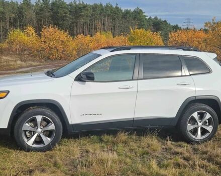 Белый Джип Чероки, объемом двигателя 3.2 л и пробегом 96 тыс. км за 13200 $, фото 2 на Automoto.ua