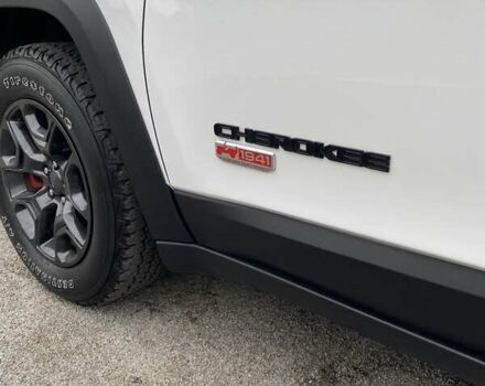 Джип Чероки 2022 в Чернигове на Automoto.ua Белый Джип Чероки, объемом двигателя 3.2 л и пробегом 97 тыс. км за 23000 $, фото 1 на Automoto.ua