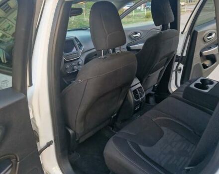 Белый Джип Чероки, объемом двигателя 3.24 л и пробегом 61 тыс. км за 19500 $, фото 17 на Automoto.ua