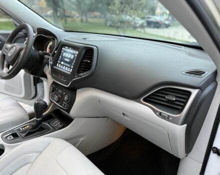 Белый Джип Чероки, объемом двигателя 3.2 л и пробегом 70 тыс. км за 17500 $, фото 17 на Automoto.ua