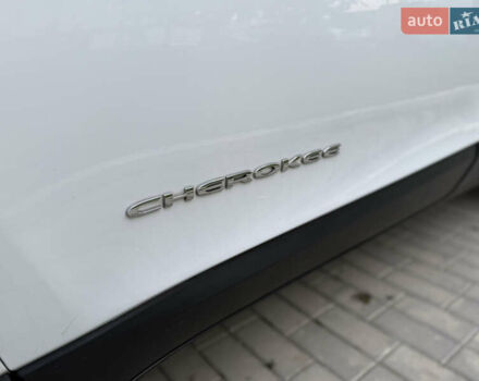 Белый Джип Чероки, объемом двигателя 3.24 л и пробегом 73 тыс. км за 18500 $, фото 30 на Automoto.ua