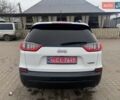 Білий Джип Cherokee, об'ємом двигуна 3.24 л та пробігом 75 тис. км за 26000 $, фото 6 на Automoto.ua