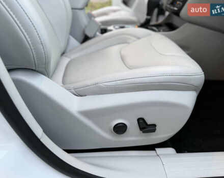 Белый Джип Чероки, объемом двигателя 3.24 л и пробегом 73 тыс. км за 18500 $, фото 63 на Automoto.ua