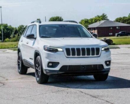 Білий Джип Cherokee, об'ємом двигуна 2.4 л та пробігом 57 тис. км за 5000 $, фото 1 на Automoto.ua