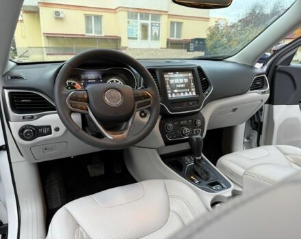 Белый Джип Чероки, объемом двигателя 3.2 л и пробегом 70 тыс. км за 17500 $, фото 13 на Automoto.ua