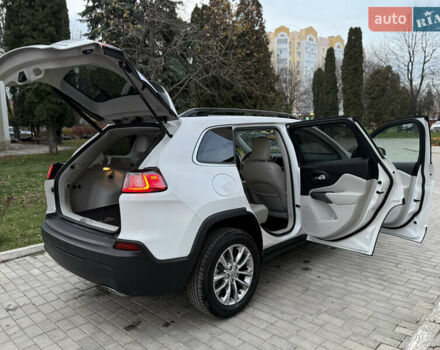 Белый Джип Чероки, объемом двигателя 3.24 л и пробегом 73 тыс. км за 18500 $, фото 85 на Automoto.ua