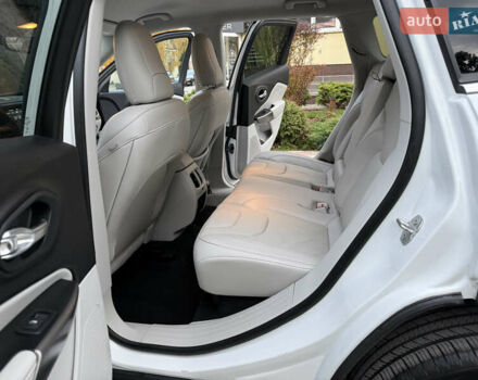 Белый Джип Чероки, объемом двигателя 3.24 л и пробегом 73 тыс. км за 18500 $, фото 49 на Automoto.ua