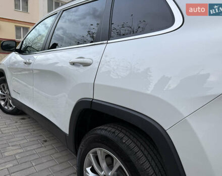 Белый Джип Чероки, объемом двигателя 3.24 л и пробегом 73 тыс. км за 18500 $, фото 37 на Automoto.ua