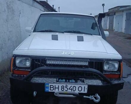 Белый Джип Чероки, объемом двигателя 4 л и пробегом 250 тыс. км за 6400 $, фото 1 на Automoto.ua