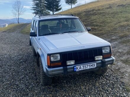 Белый Джип Чероки, объемом двигателя 2.1 л и пробегом 280 тыс. км за 6500 $, фото 1 на Automoto.ua