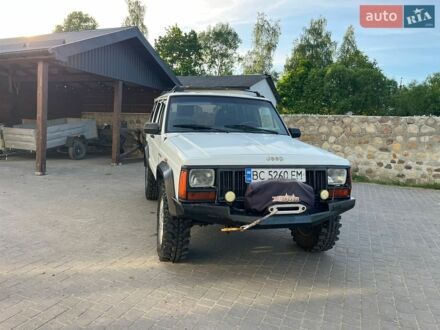 Білий Джип Cherokee, об'ємом двигуна 2.5 л та пробігом 330 тис. км за 4950 $, фото 1 на Automoto.ua